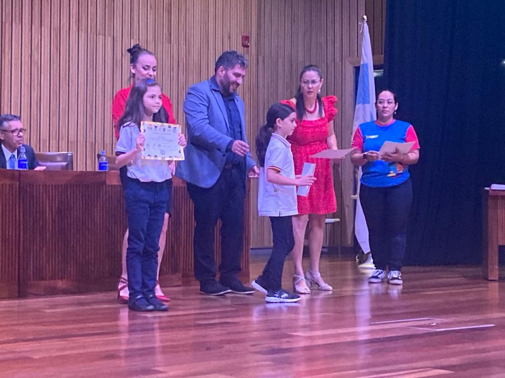 12 medallas de oro, 24 de plata y 36 de bronce fue la cosecha de triunfos de los 324 estudiantes finalistas a nivel nacional.