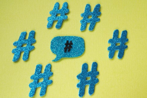 El activismo digital no debe practicarse dependiendo de una figura admirada, sino por preocupación y furia propias, causadas por la opresión.