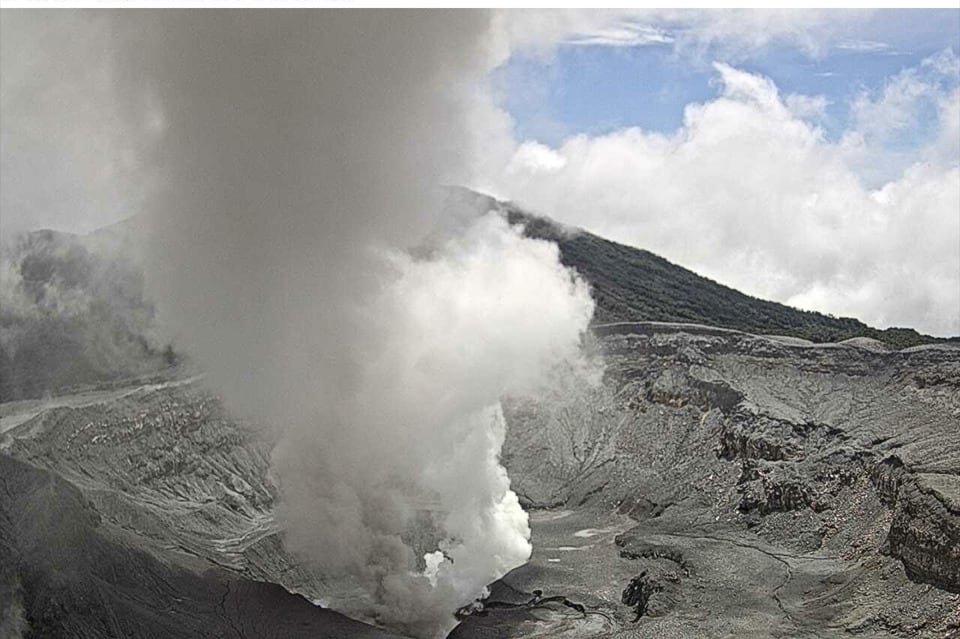 El Ovsicori registró que el volcán Poás emitió cenizas este domingo