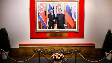 Exposición de arte en Moscú exhibe la alianza militar y cultural entre Rusia y Corea del Norte