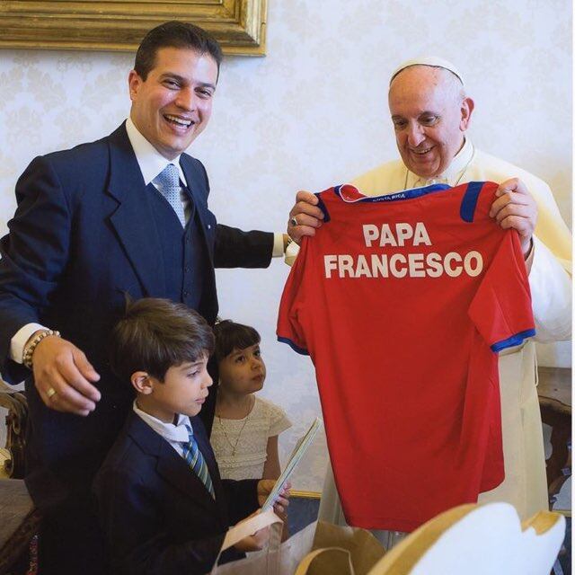 Fernando Sánchez nunca olvidará el día que el papa Francisco lo hizo llorar. Él, como embajador de Costa Rica ante la Santa Sede del 2010 al 2014