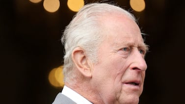 Radio anuncia por error la muerte del rey Carlos III y causa conmoción en Reino Unido
