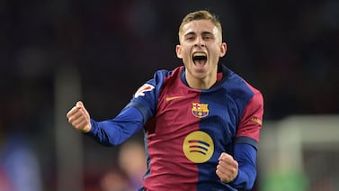 El Barcelona golea en su regreso al reconstruido Camp Nou