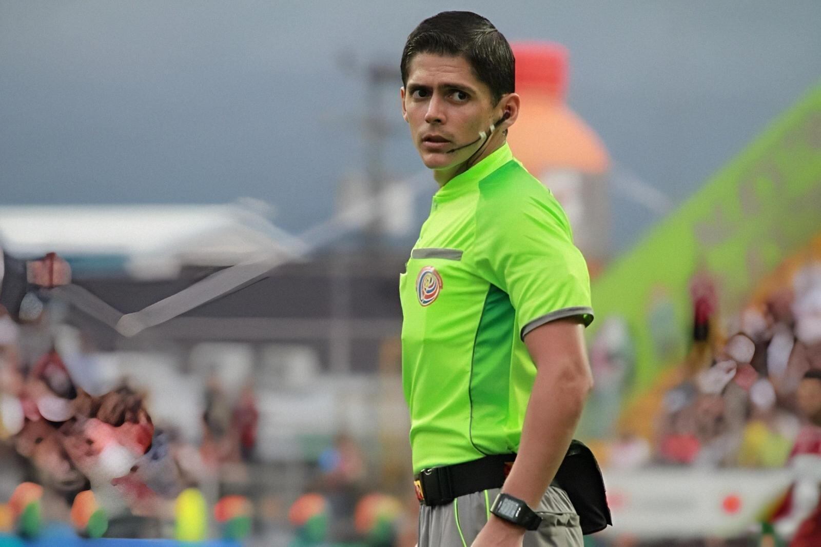 Hijo de un exárbitro, debutó en primera división con 22 años, obtuvo el gafete de la FIFA a los 25 años, participó en Rusia 2018 y ahora pita en la MLS; esta es la historia de Ricardo Montero, el primer árbitro legionario