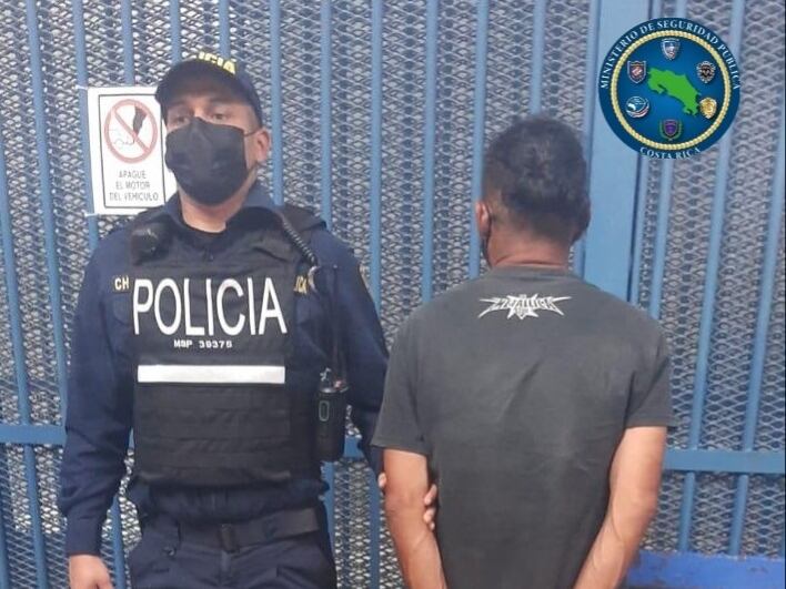Hombre de apellido Moncada es detenido es San Sebastián sospechoso de mostrarle sus genitales a menor de edad. Foto MSP.