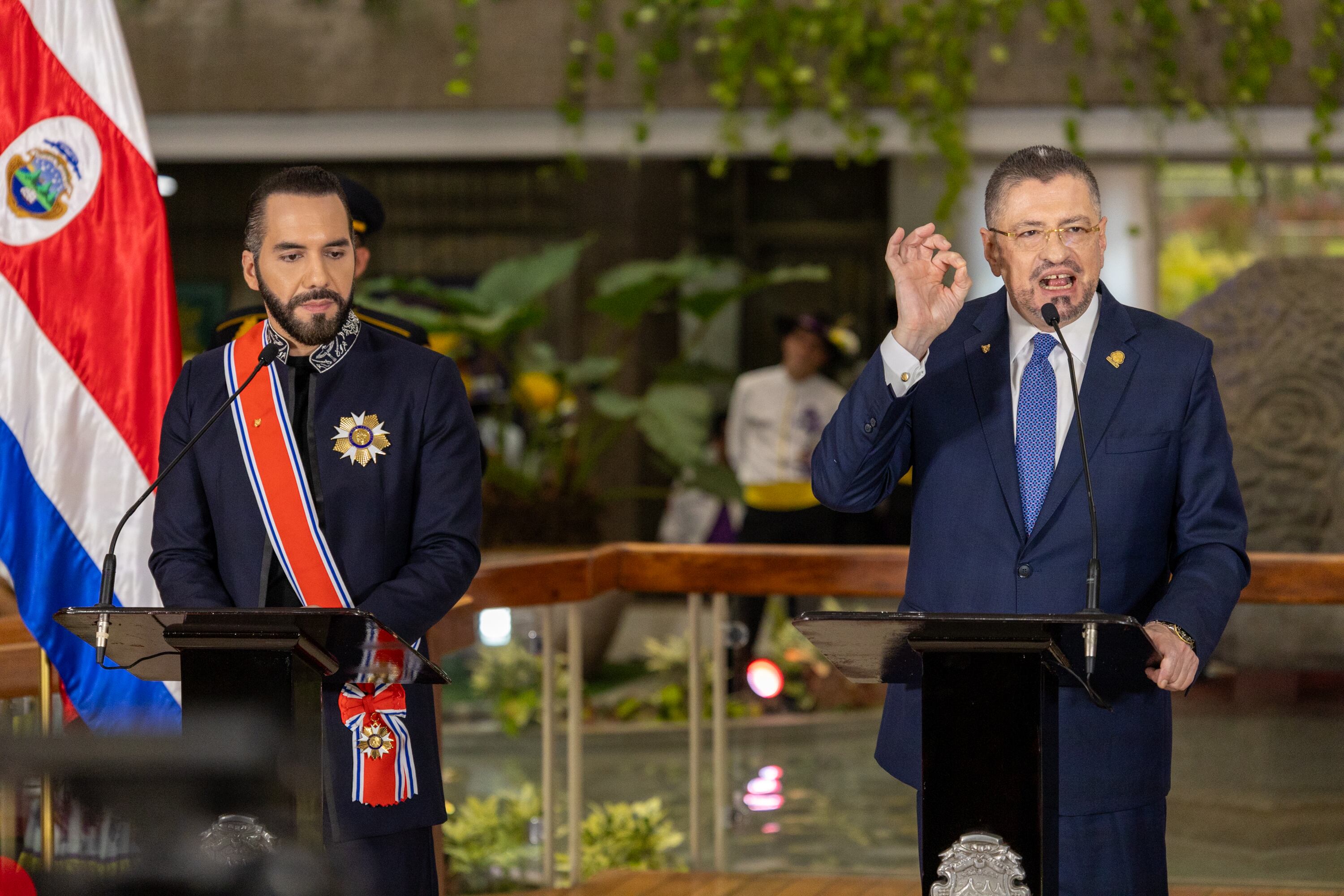 11/11/2024, San José, Casa Presidencial, el presidente Rodrigo Chávez recibe en casa presidencial al presidente de El Salvador Nayib Bukele.