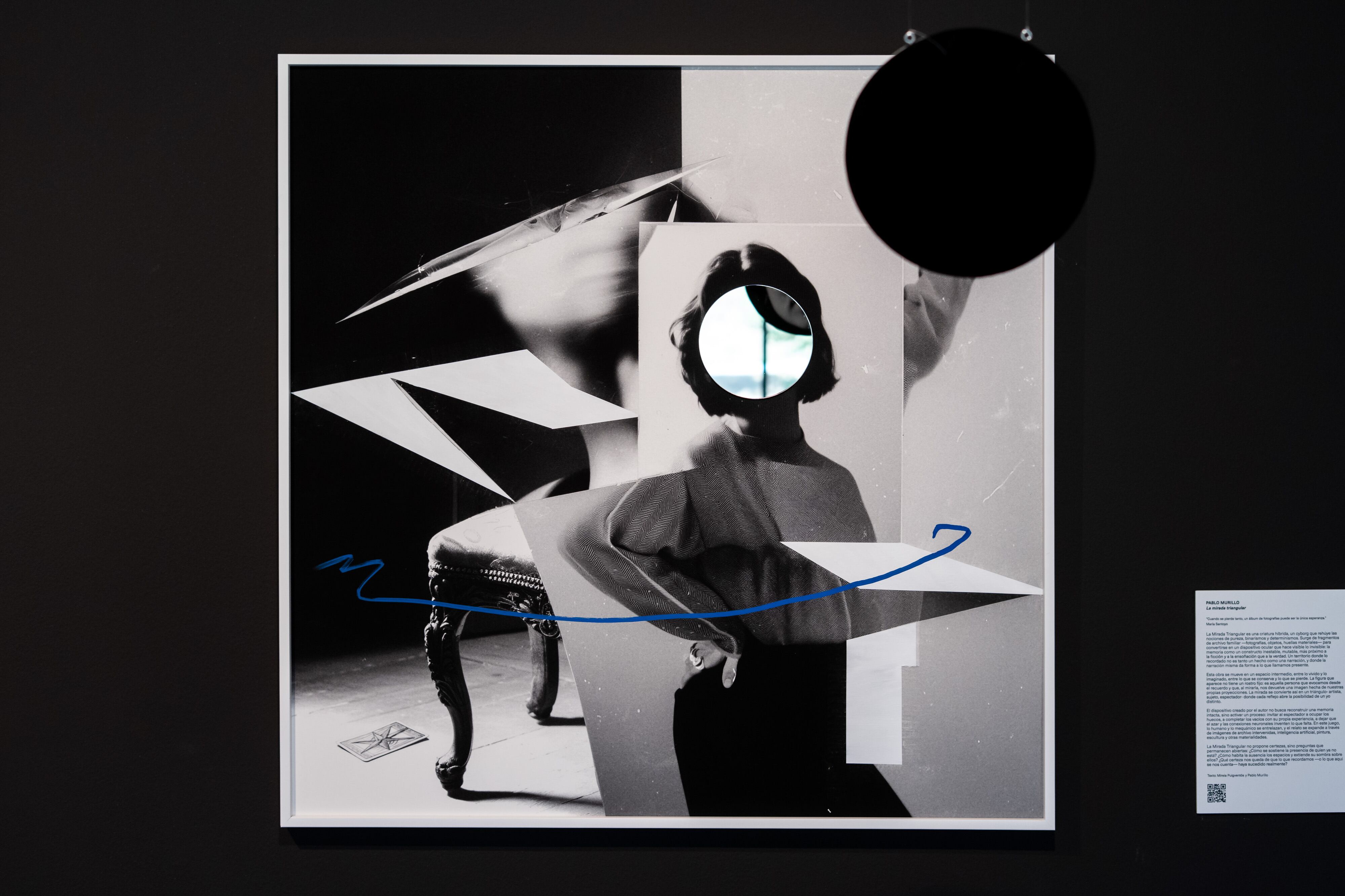 "La mirada triangular" se expuso recientemente en el marco de la exposición Desplazamientos en la Galería C Arte C de la Universidad Complutense de Madrid, como parte del Festival PHotoESPAÑA.