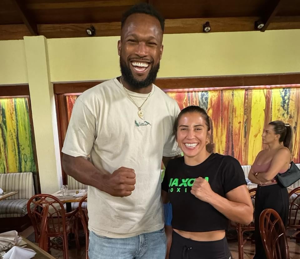 Yokasta Valle
Kendall Waston
Pelea 19 de julio en el Estadio Ricardo Saprissa
3 de junio del 2024
Tomado del Facebook de Yokasta Valle