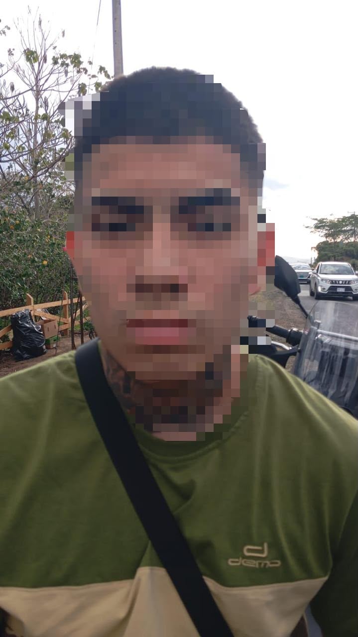 Un hombre de apellidos Moraga Rojas detenido entre La Garita y Atenas, figura como uno de los principales proveedores de droga de varios sospechosos de operar ventas de sustancias ilícitas en Grecia.