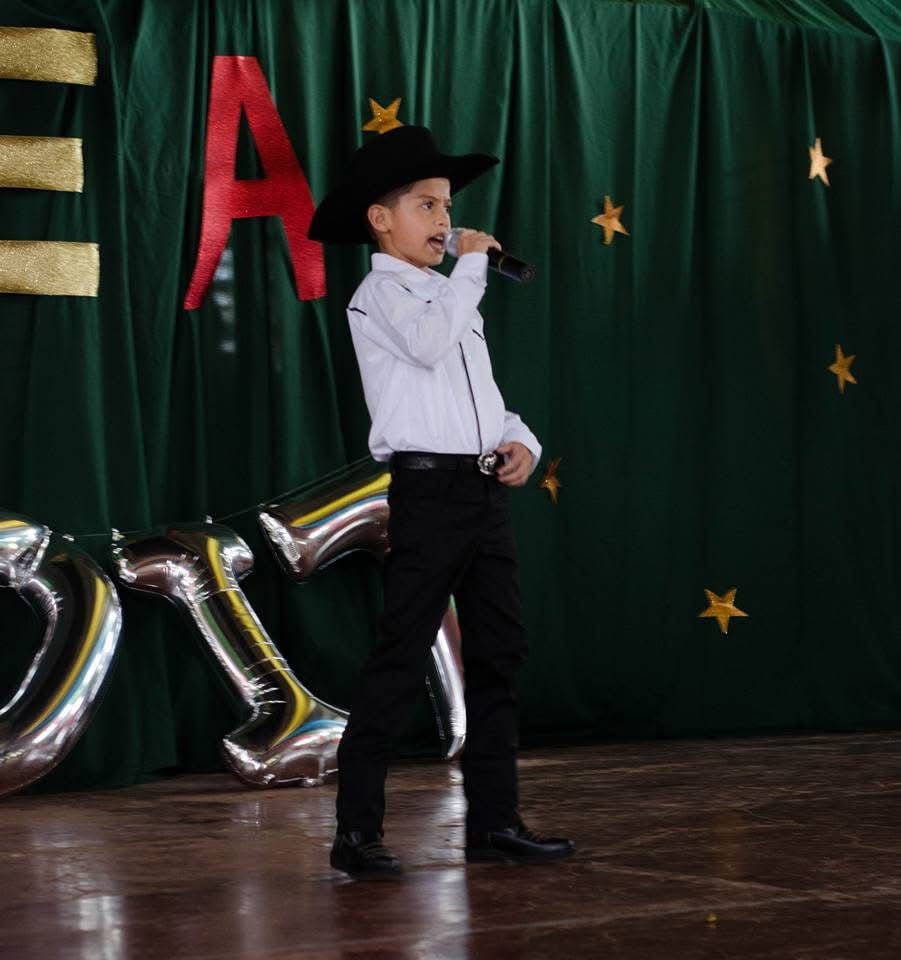 Josué Arce, ganador 'Batalla de karaoke', de Teletica