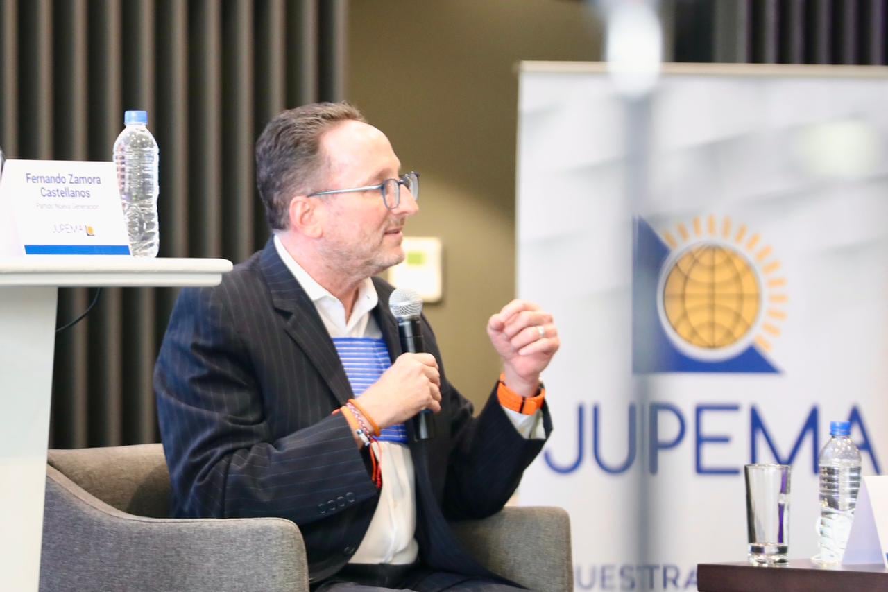 Eli Feinzaig, candidato presidencial del PLP, regresó a la actividad electoral, tras sufrir un apartoso accidente en octubre.