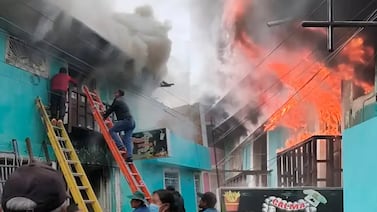 Incendio en Perú: 10 universitarios fallecieron tras celebración en Puno