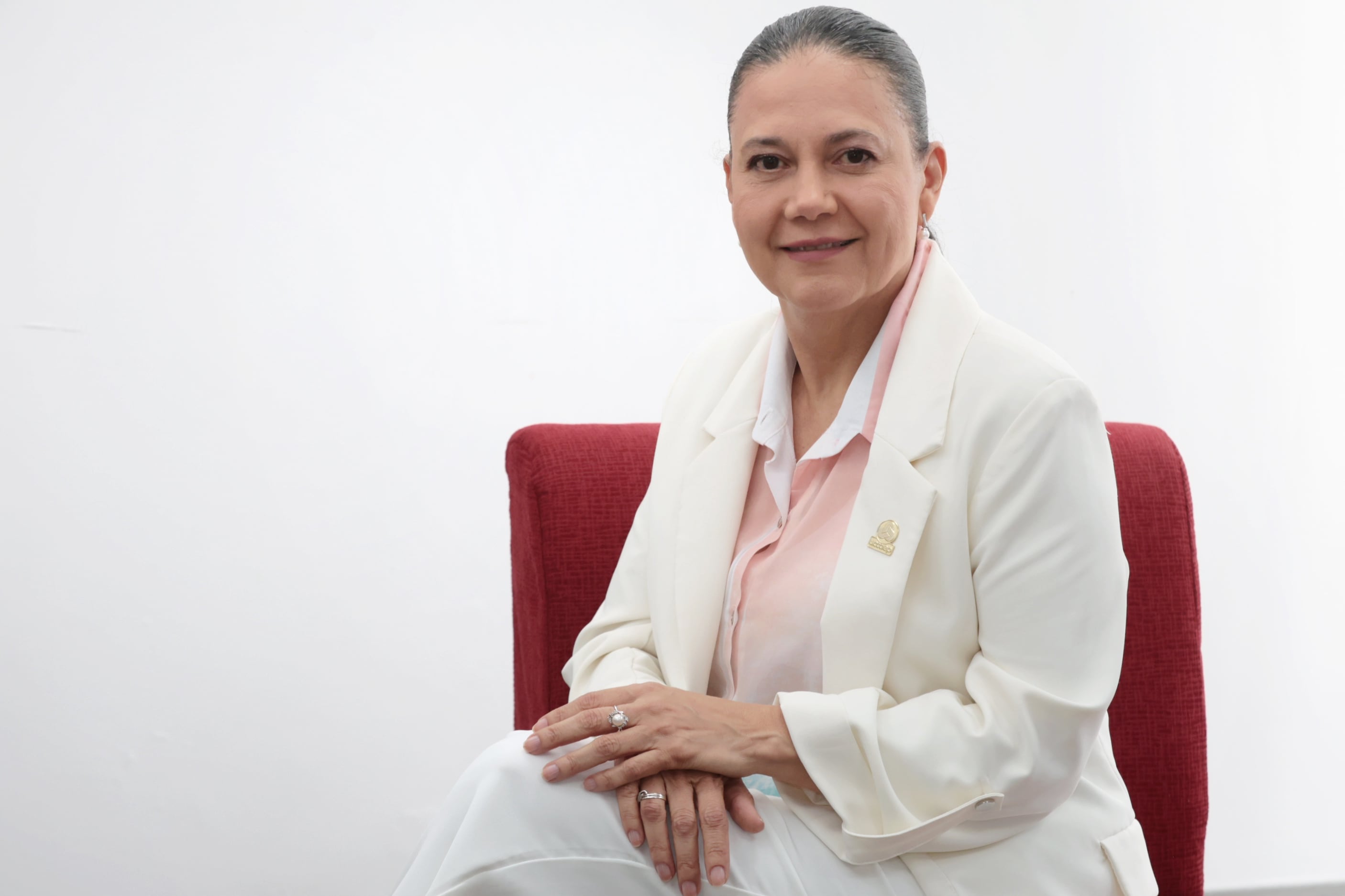 Maritza Hernández presidenta de UCCAEP