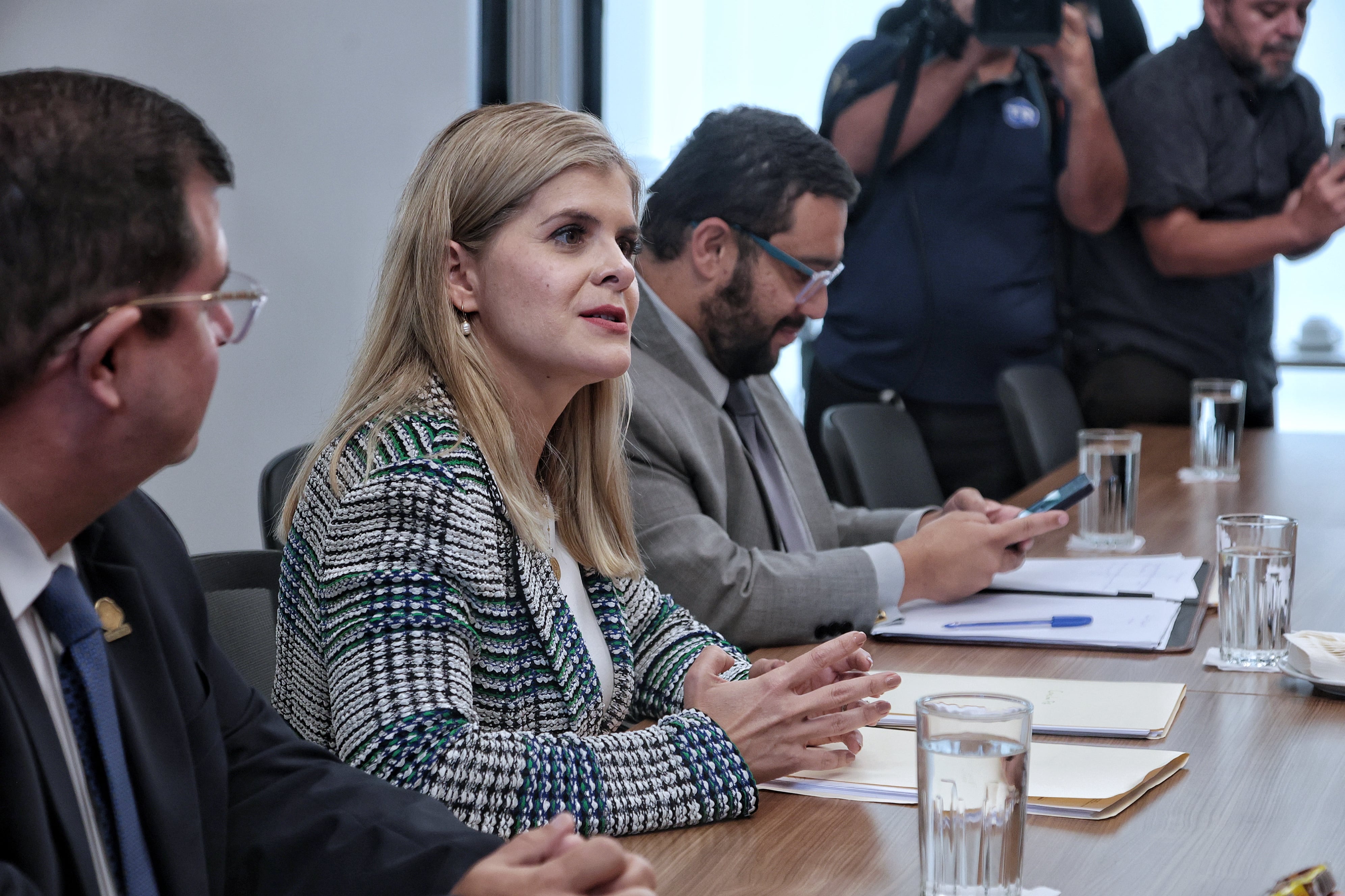 Reunión Laura Fernández con diputados del Frente Amplio / Foto John Durán