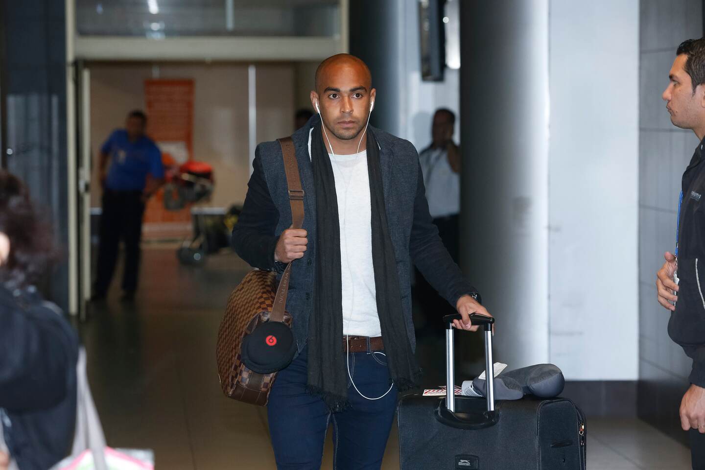 Alexander Robinson aguarda paciente a la espera de una buena oferta para regresar al fútbol.