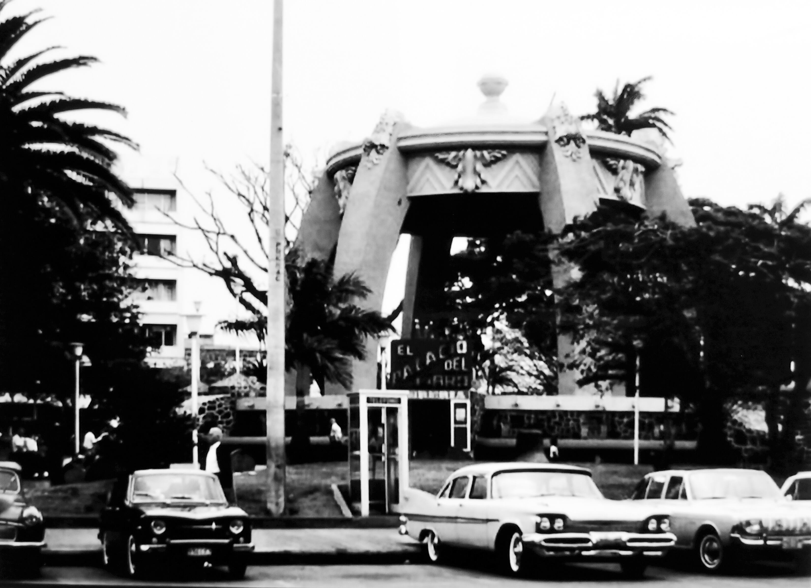 En la entraña del adefesio