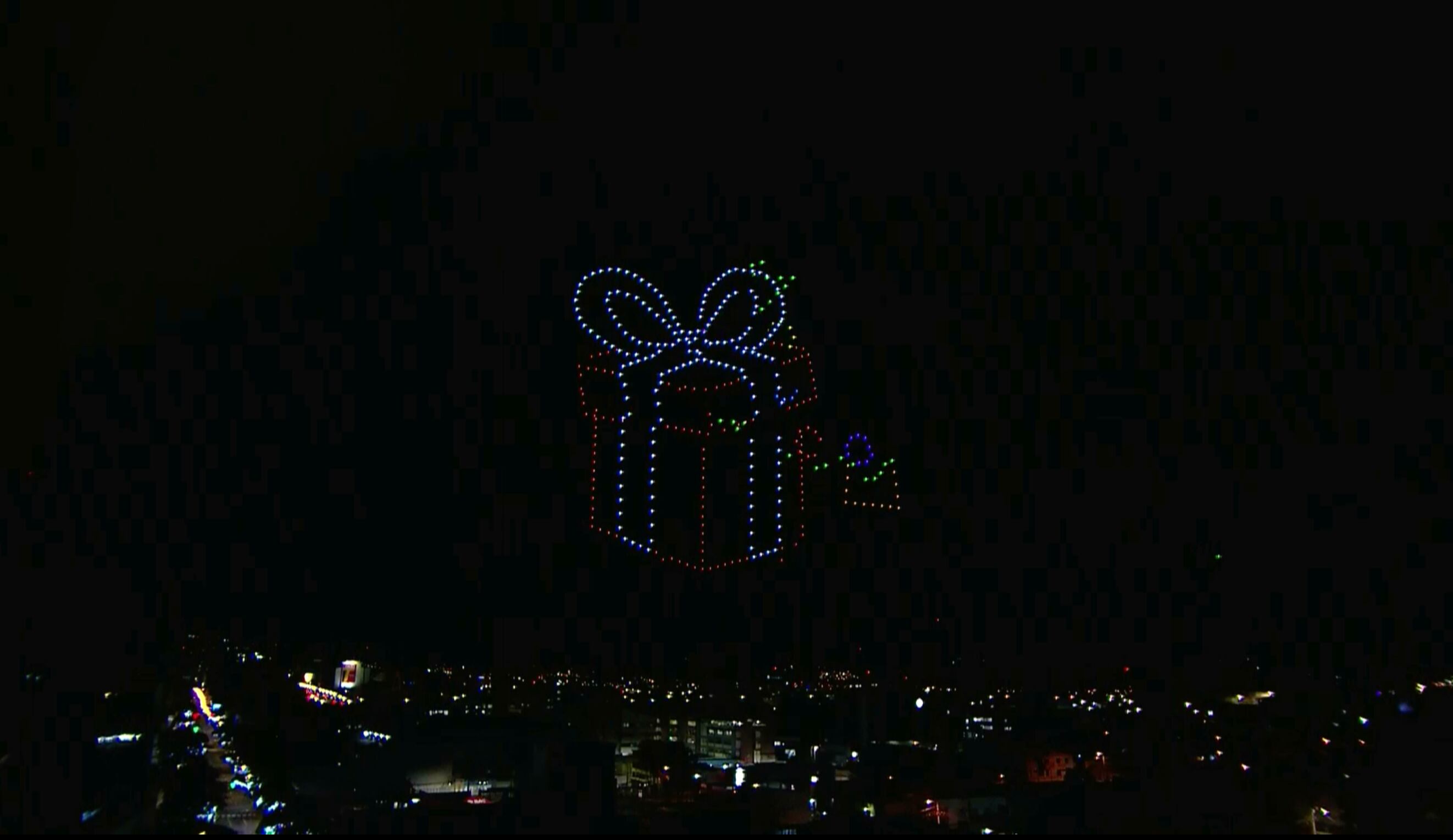 La Municipalidad de San José sustituyó la pólvora por un espectáculo de luces con drones, durante la inauguración del Festival de la Luz.