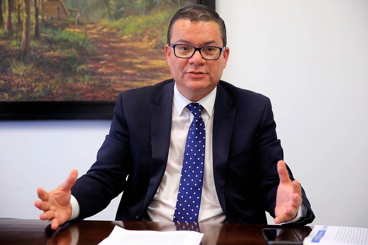 El director del BCR, Francisco Molina, insiste en que no había ninguna razón para que CRHoy le girara más de ¢4,5 millones.