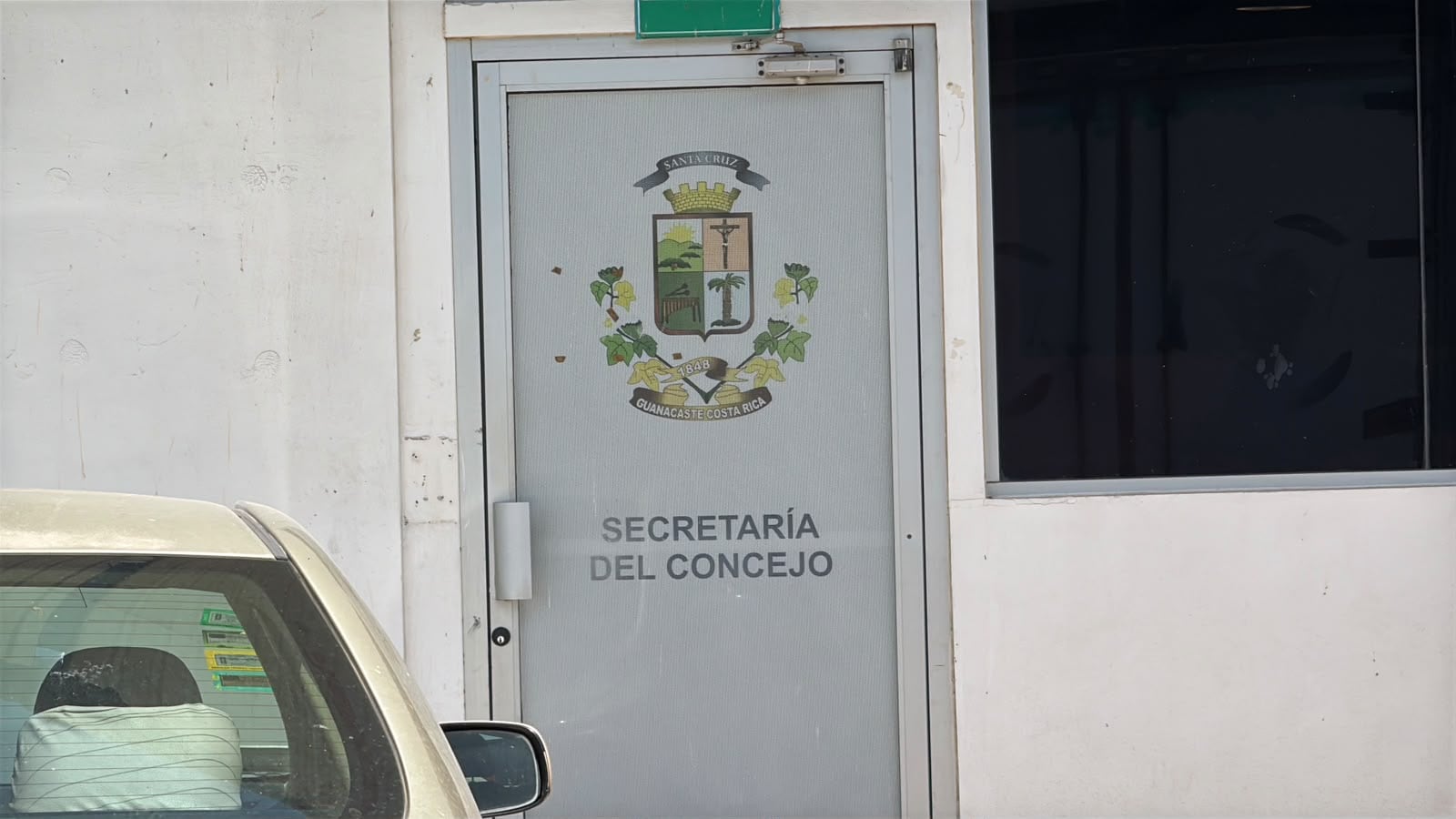 El OIJ allanó la Municipalidad de Santa Cruz por un presunto deficit de la Fiestas del 2026.
