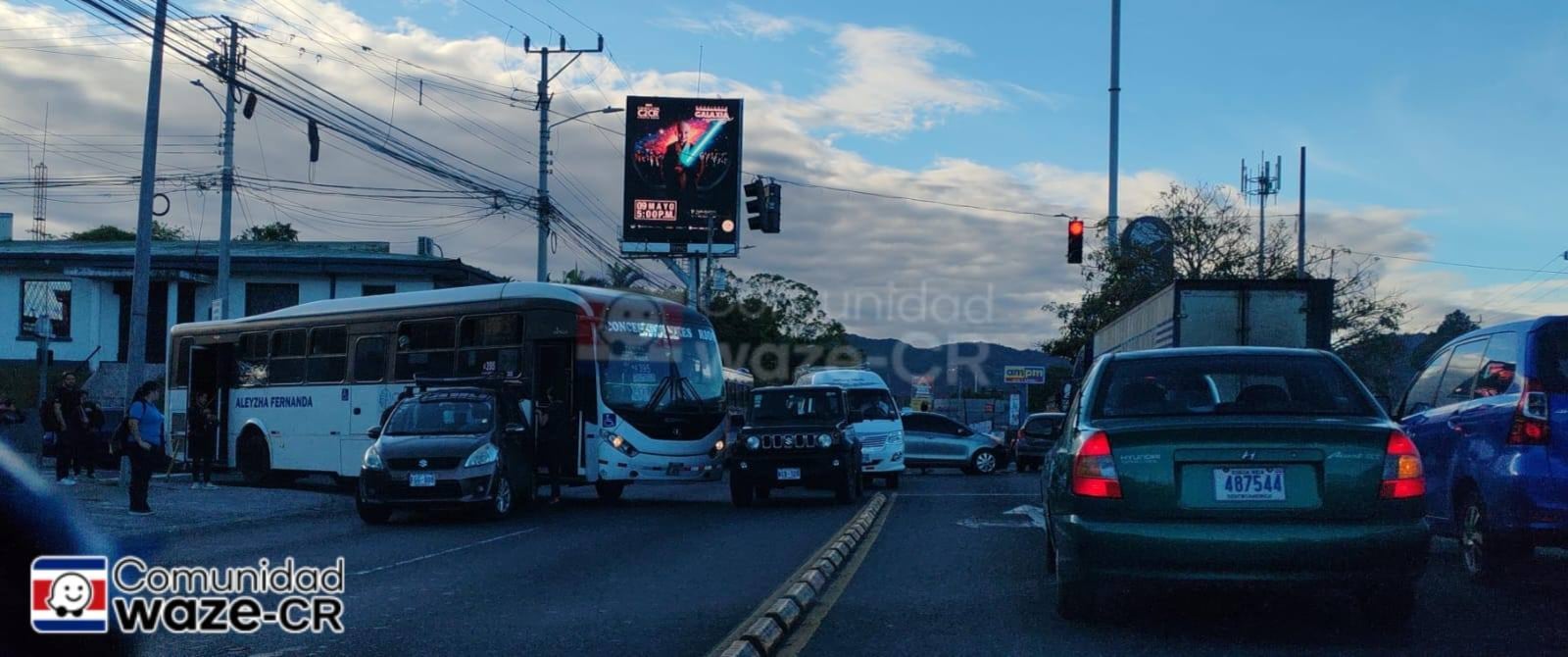 Un nuevo accidente en Curridabat causó presas hacia San Pedro.