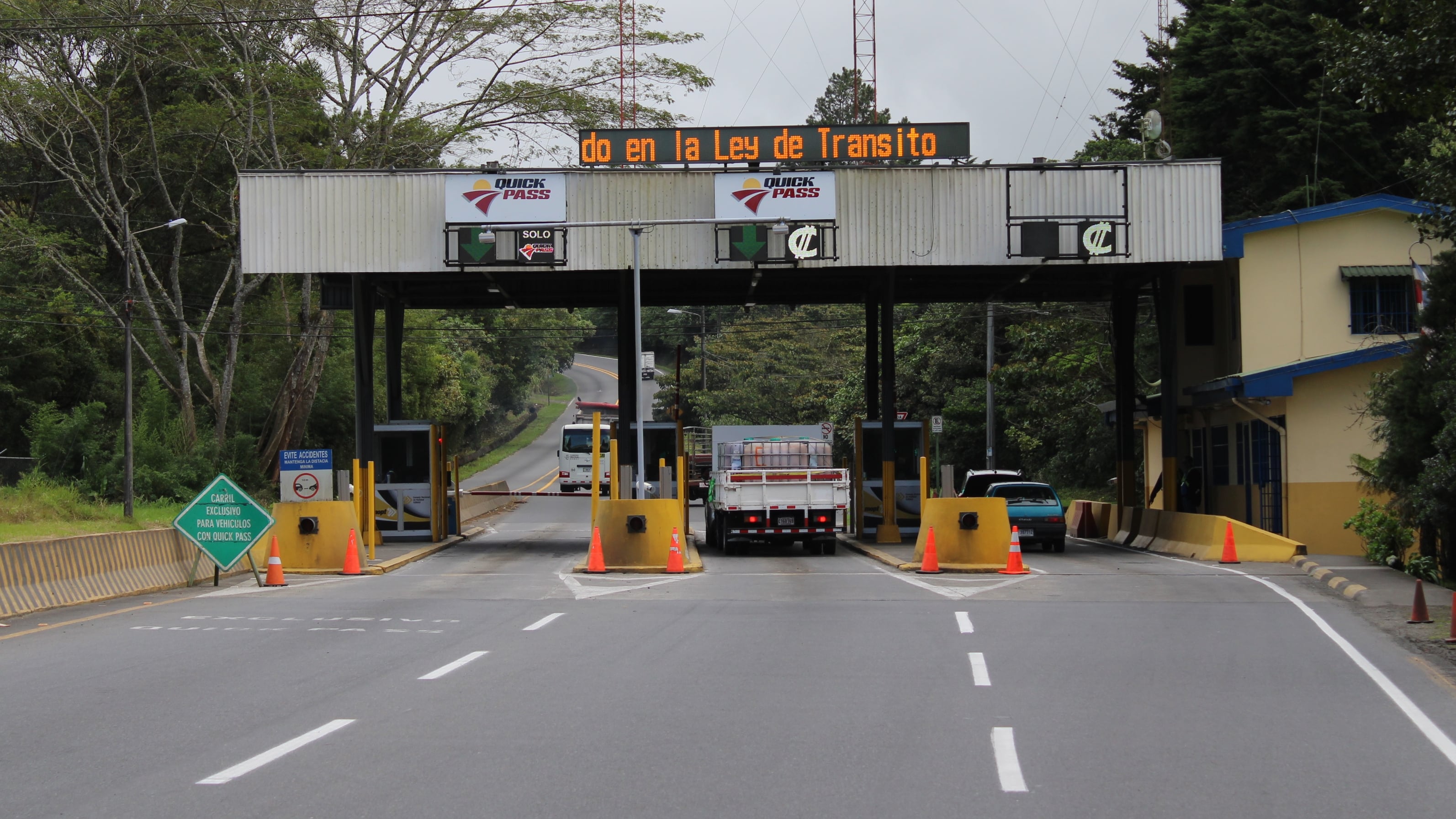 Suspensión de cobro de peajes