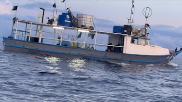 Patrullera que traía las tulas electorales desde la Isla del Coco intercepta embarcación con droga