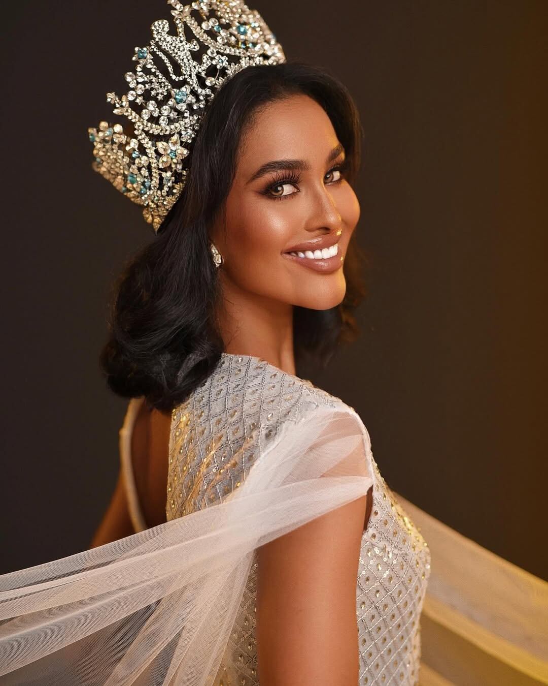 La somalí relató su historia durante el segmento "Cara a cara" del certamen Miss Mundo.