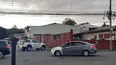 Balacera causa pánico entre visitantes de centro comercial Terramall