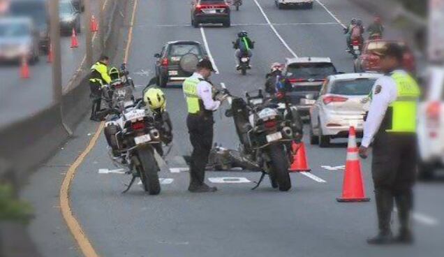 Las autoridades atienden el accidente en la ruta 27.