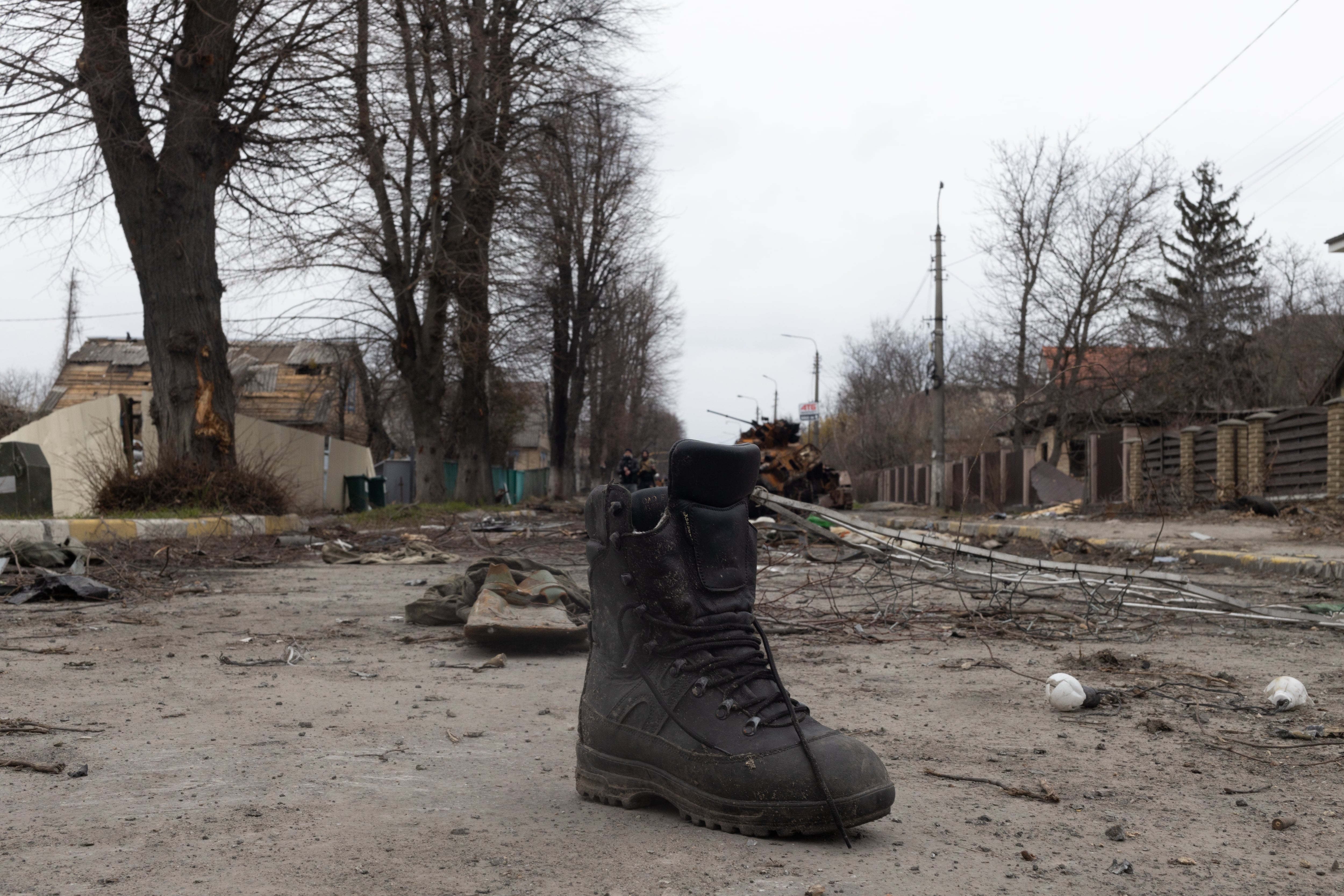 Bucha, Kiev Ucrania. Calles de Bucha llenas de tanques rusos destruidos por el Ejército ucraniano en los inicios de la guerra.