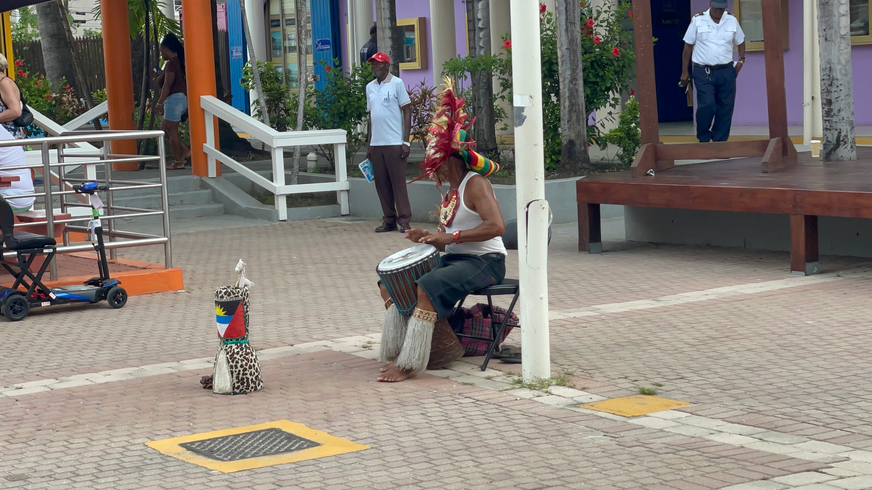 El buen ambiente se vive en cada esquina de Saint John, Antigua y Barbuda.
