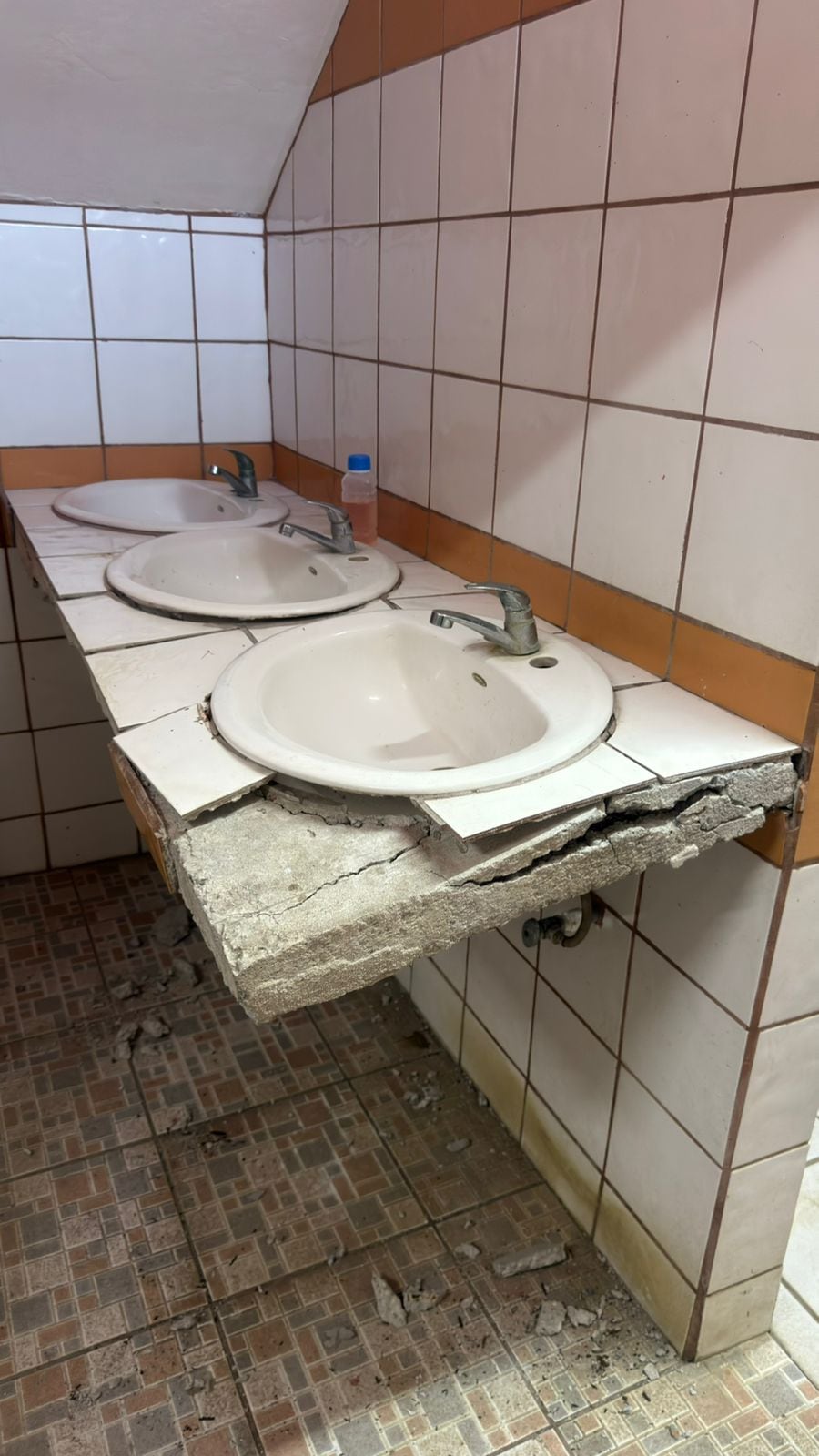 Estos fueron los daños reportados por Puntarenas FC en el camerino de visita del 'Lito' Pérez tras el partido contra Liga Deportiva Alajuelense.