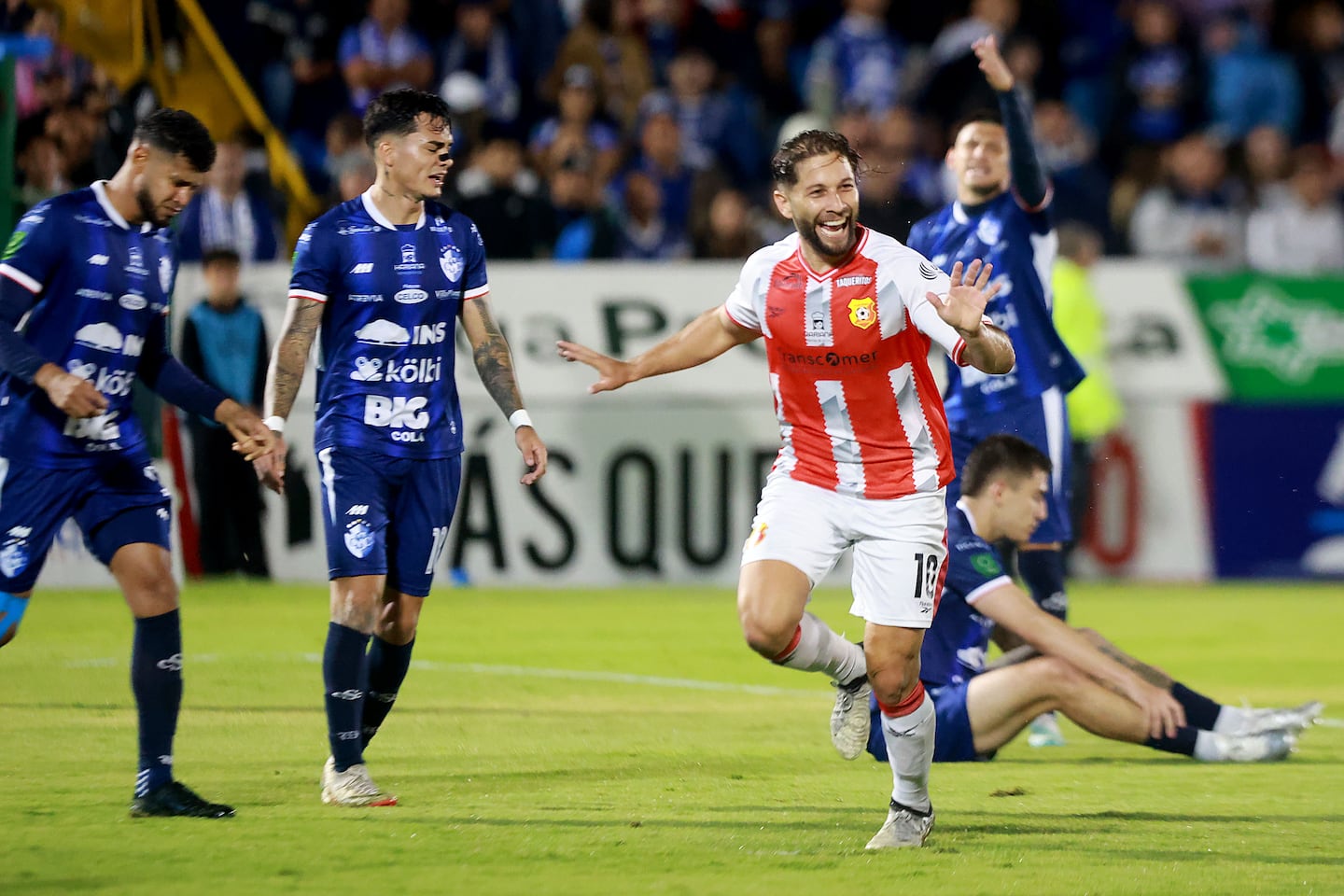 Elías Aguilar le pegó como un 10: vea el gol de Herediano que le cayó a Cartaginés como balde de agua fría