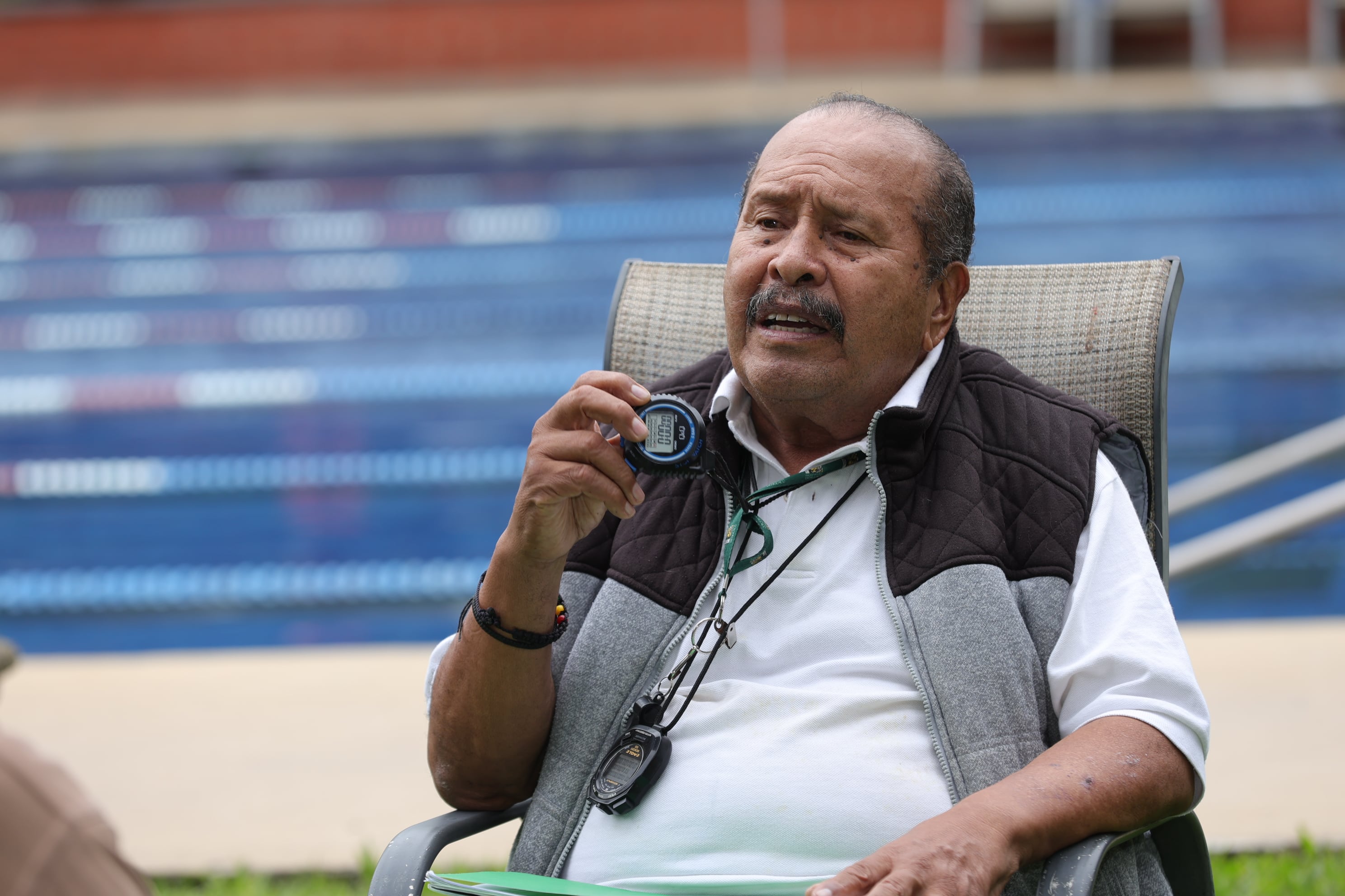 14/07/2025 / Retratos del entrenador de natación Francisco Rivas / MATERIAL EMBARGADO Y EXCLUSIVO DE LA NACION / Foto John Durán