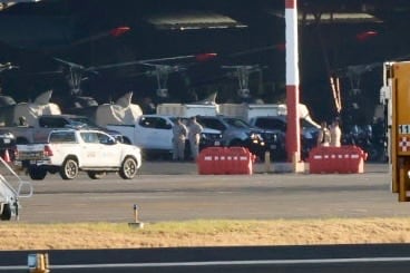 Fuerte operativo para trasladar a los extraditables Celso Gamboa y Edwin López, alias Pecho de rata, de La Reforma al Aeropuerto Juan Santamaría, en el vehículo conocido como La Bestia.