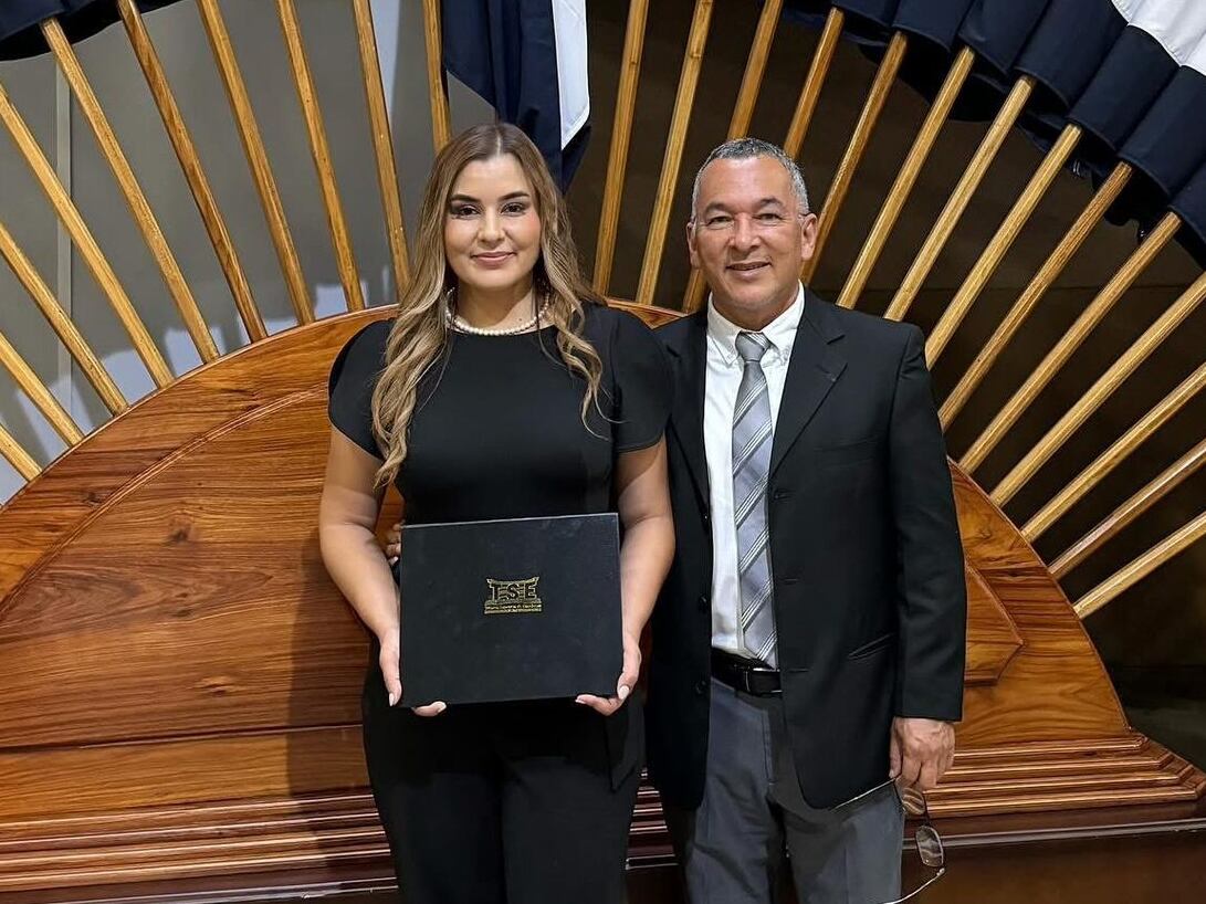 Gabriela Jiménez, alcaldesa de San Ramón, es hija del presidente del partido ADN, Omar Jiménez, quien participará en la coalición con el PAC, de cara a las elecciones de 2026.