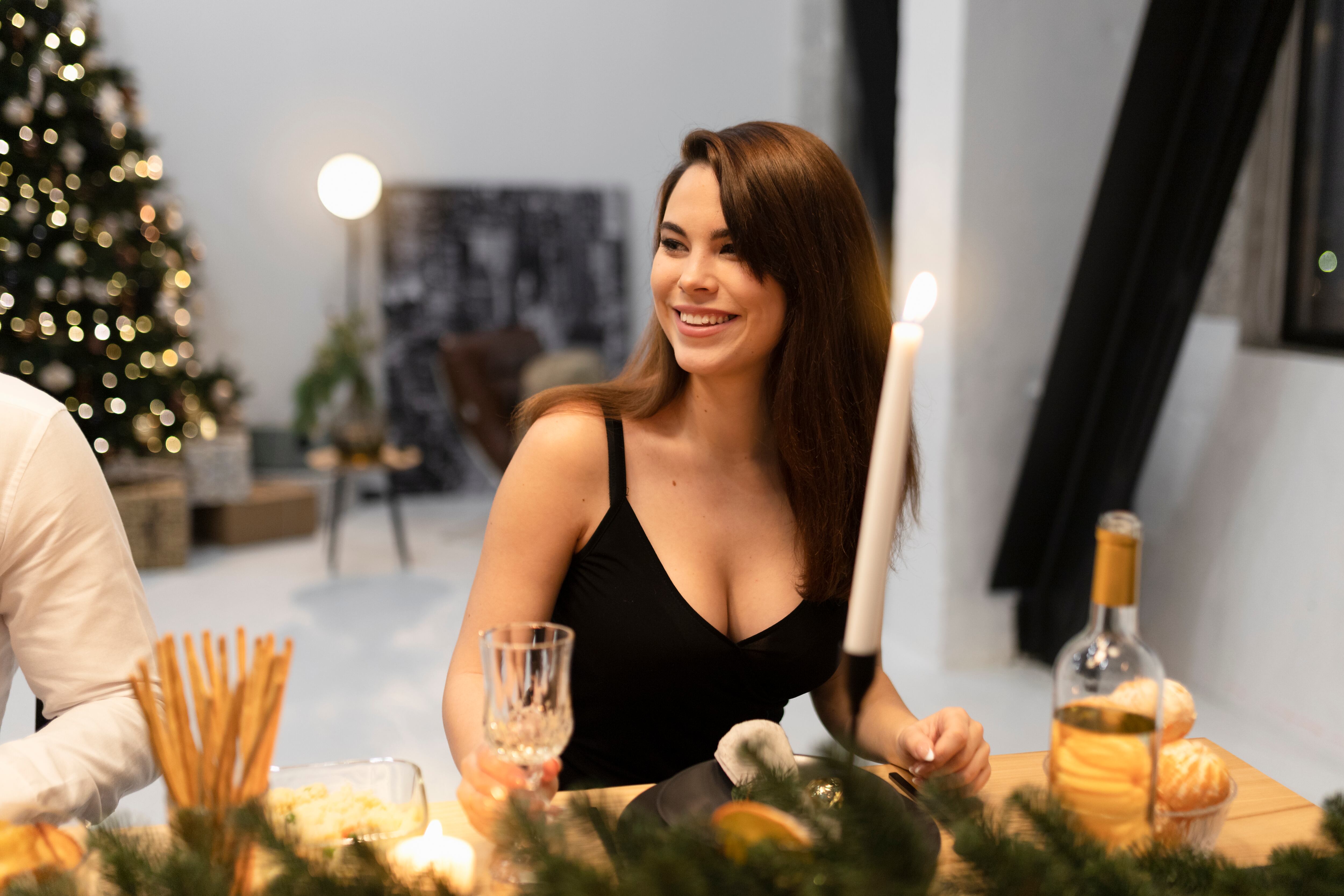 Anfitriona fiesta en casa