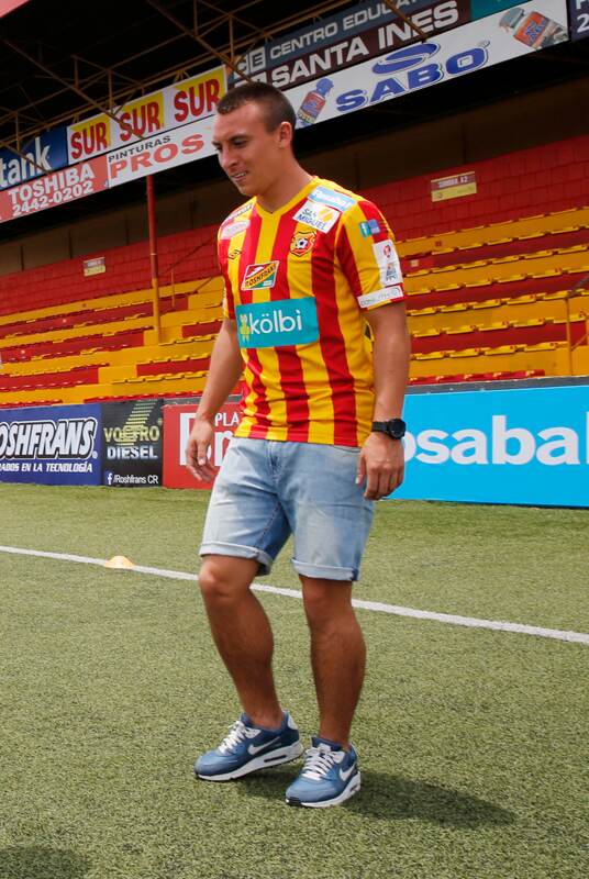 El mexicano Antonio Pedroza estará a préstamo en el Herediano por el próximo torneo. | CARLOS BORBÓN