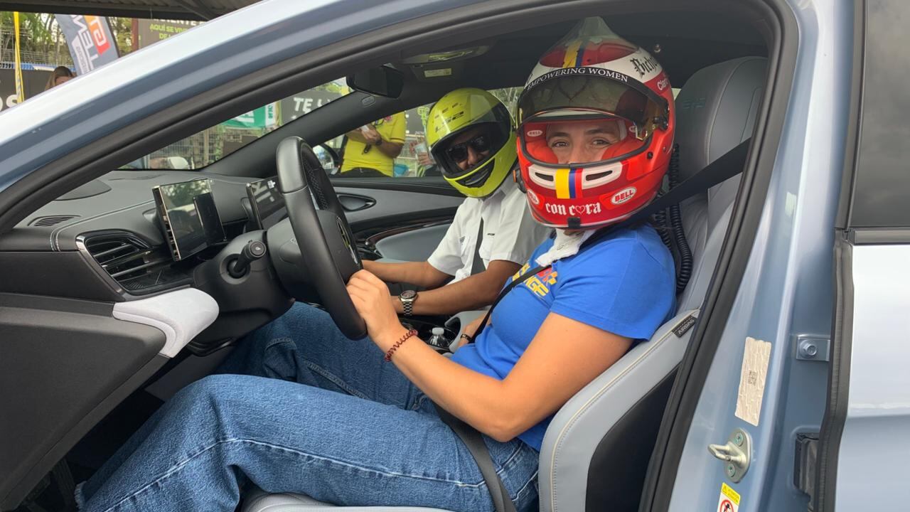 Tatiana Calderón
Las Tres Horas de Costa Rica
Piloto colombiana
3 de diciembre del 2025
Fotografía: Juan Diego Villarreal