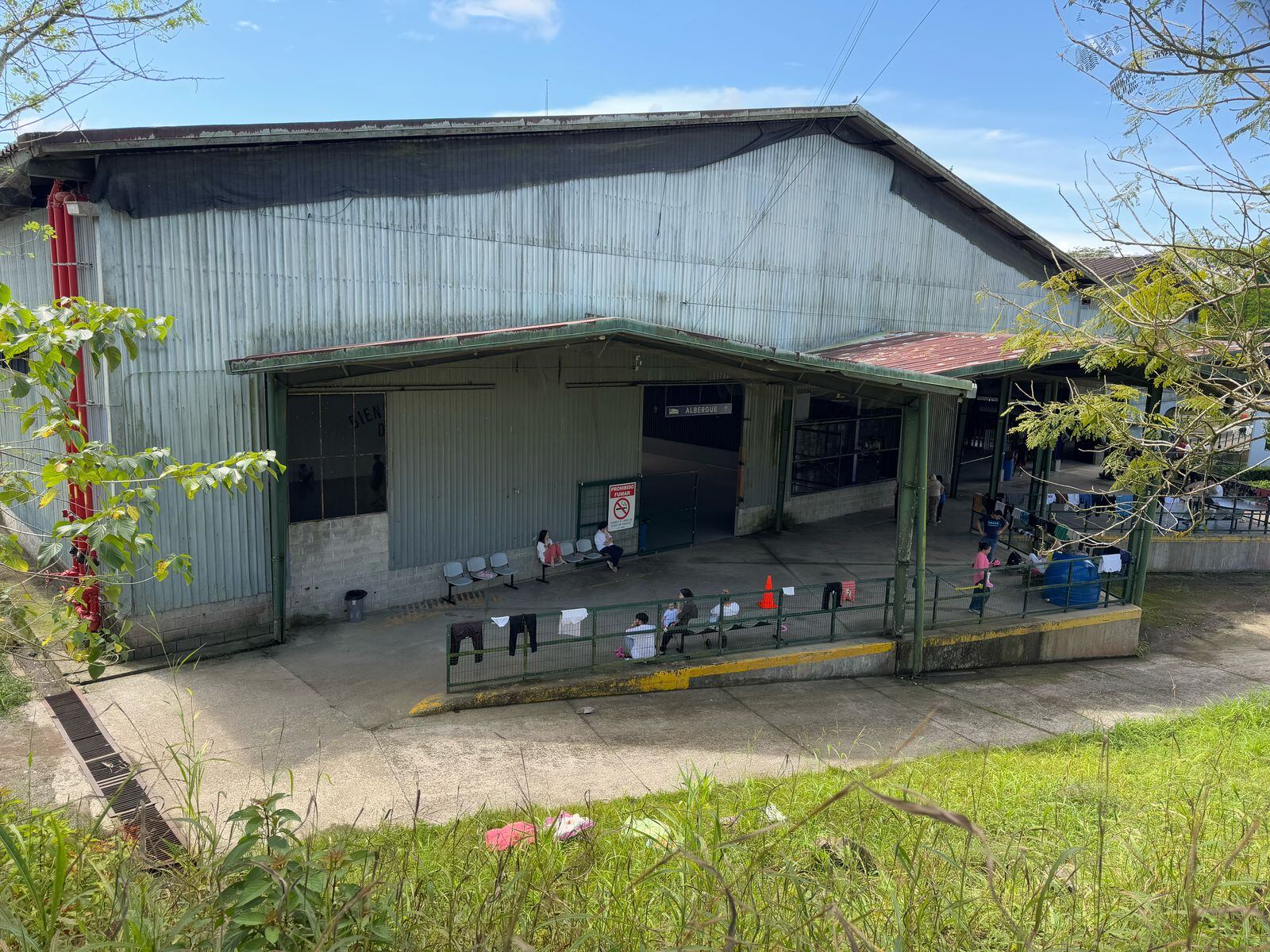 Migrantes deportados por Estados Unidos albergados en el CATEM de la zona sur