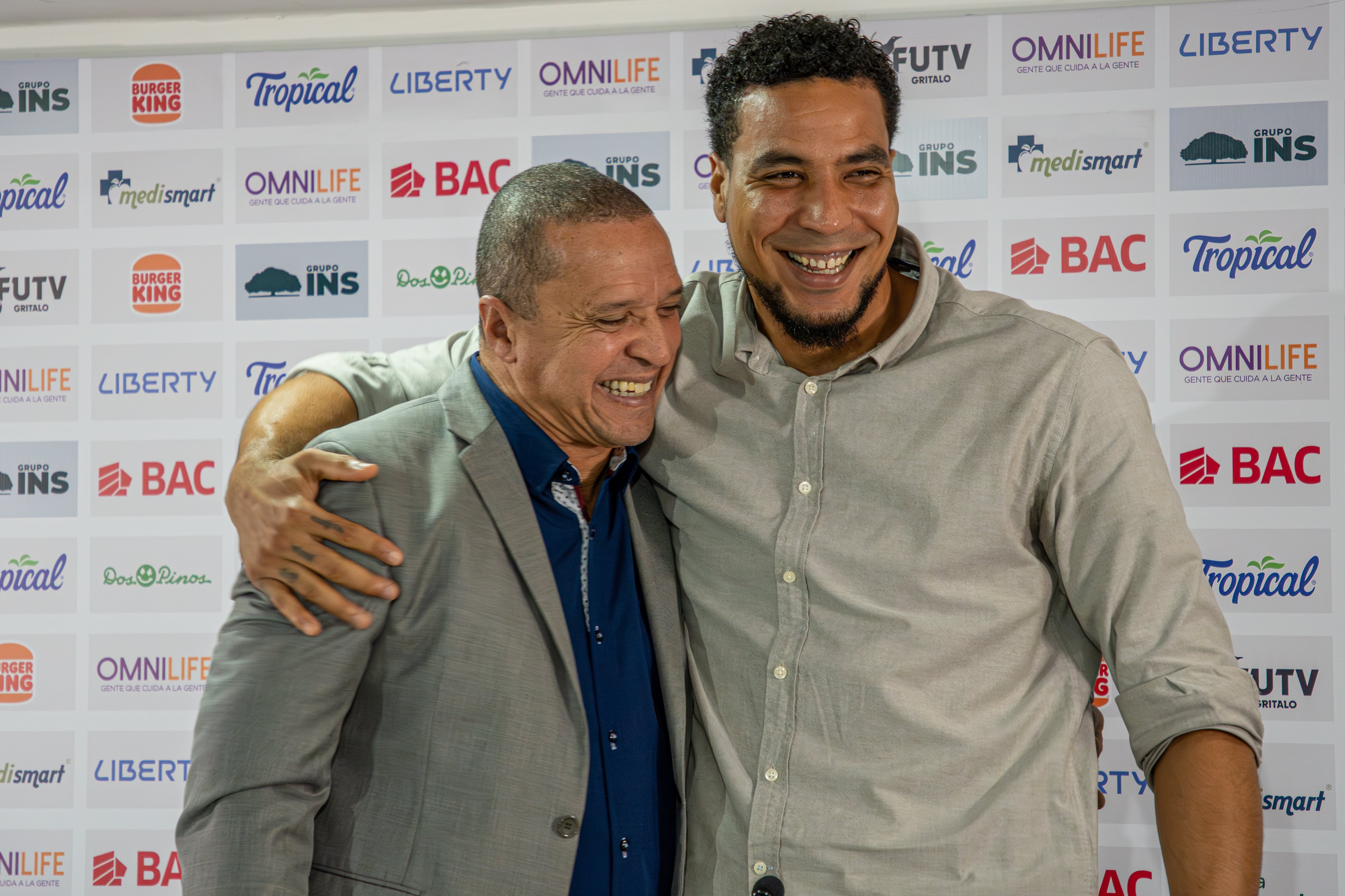 Esteban Alvarado anunció su retiro del fútbol profesional.