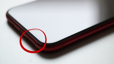 Así puede eliminar el polvo de los altavoces de su celular sin dañarlos