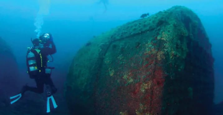 Naufragio del San Pablo en Pensacola, Florida. Aunque se le apodaba el "Carguero Ruso", este barco fue hundido frente a la costa de Pensacola por el gobierno estadounidense en una operación ultrasecreta.
En la imagen, una caldera expuesta del San Pablo.