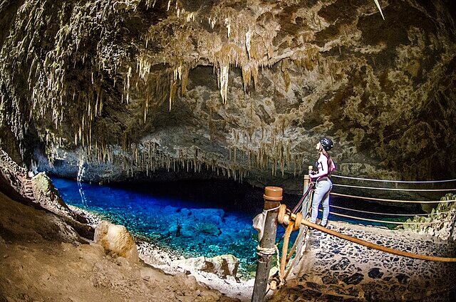 El espeleoturismo crece en Brasil con más cavernas registradas, nuevos circuitos turísticos y una guía del ICMBio para visitas seguras y sostenibles.