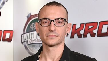 Detienen subasta de recuerdos del cantante Chester Bennington