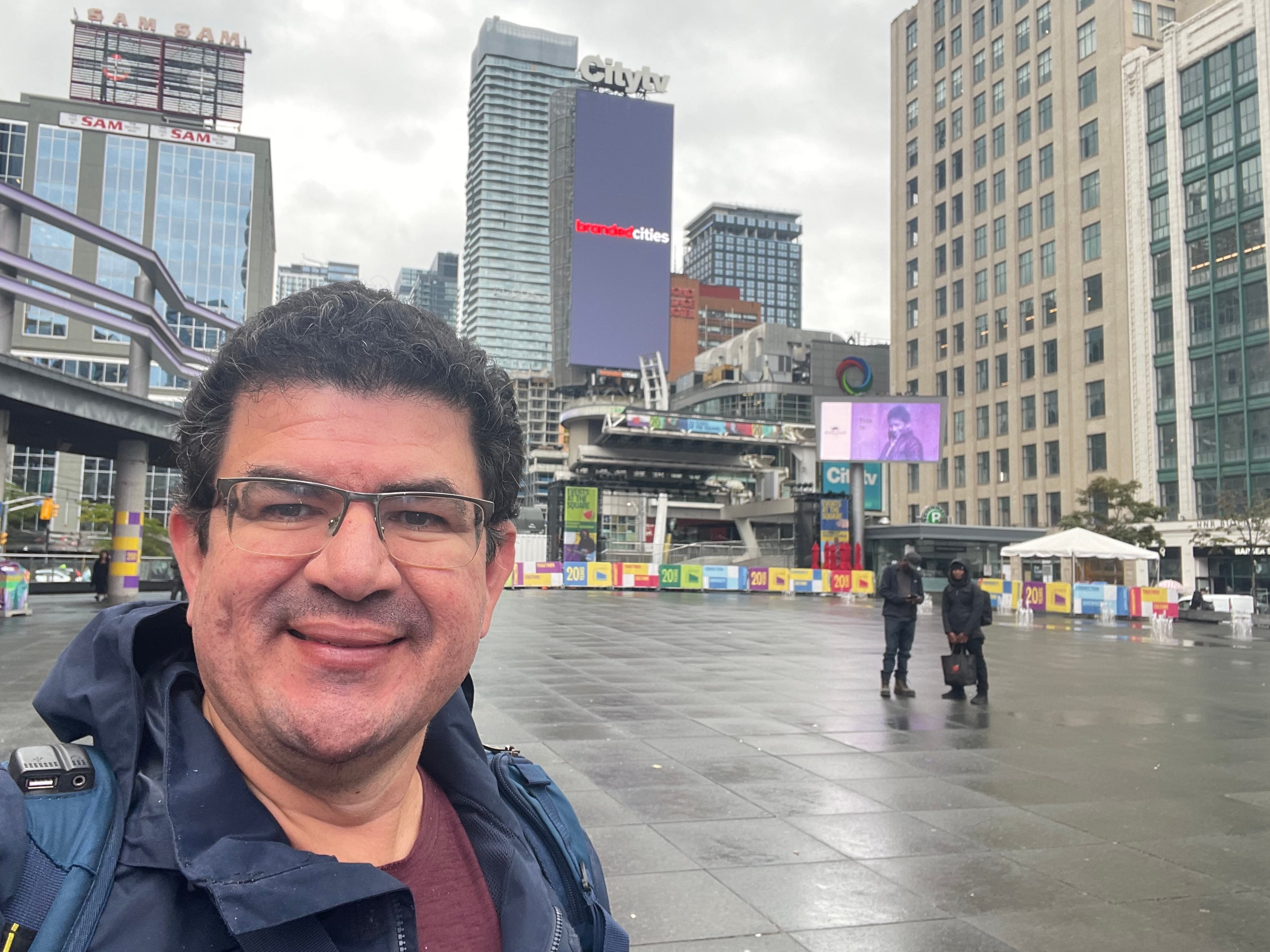 El periodista Jairo Villegas S. en Toronto, Canadá.