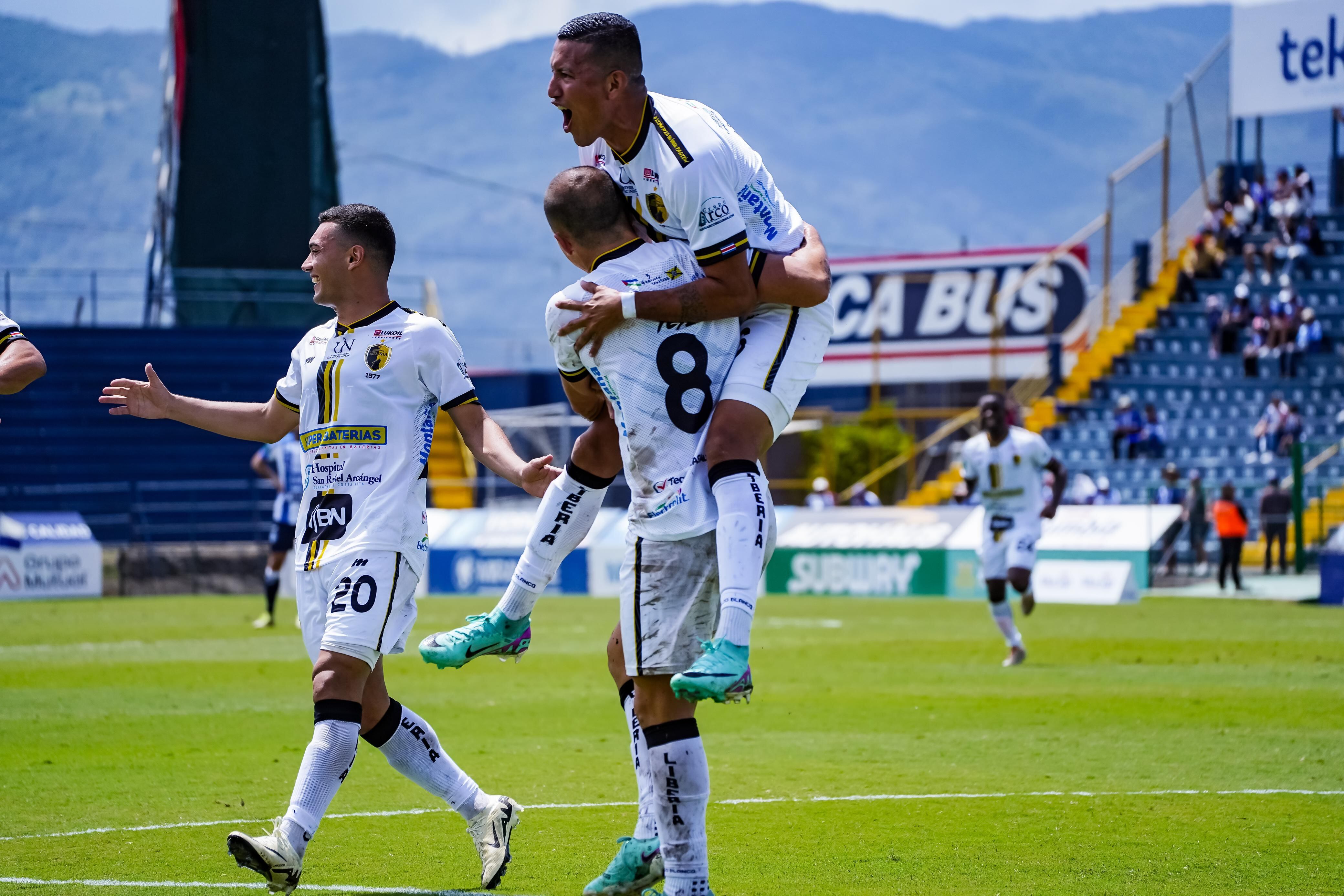 De esta forma Liberia celebró el único gol del partido.