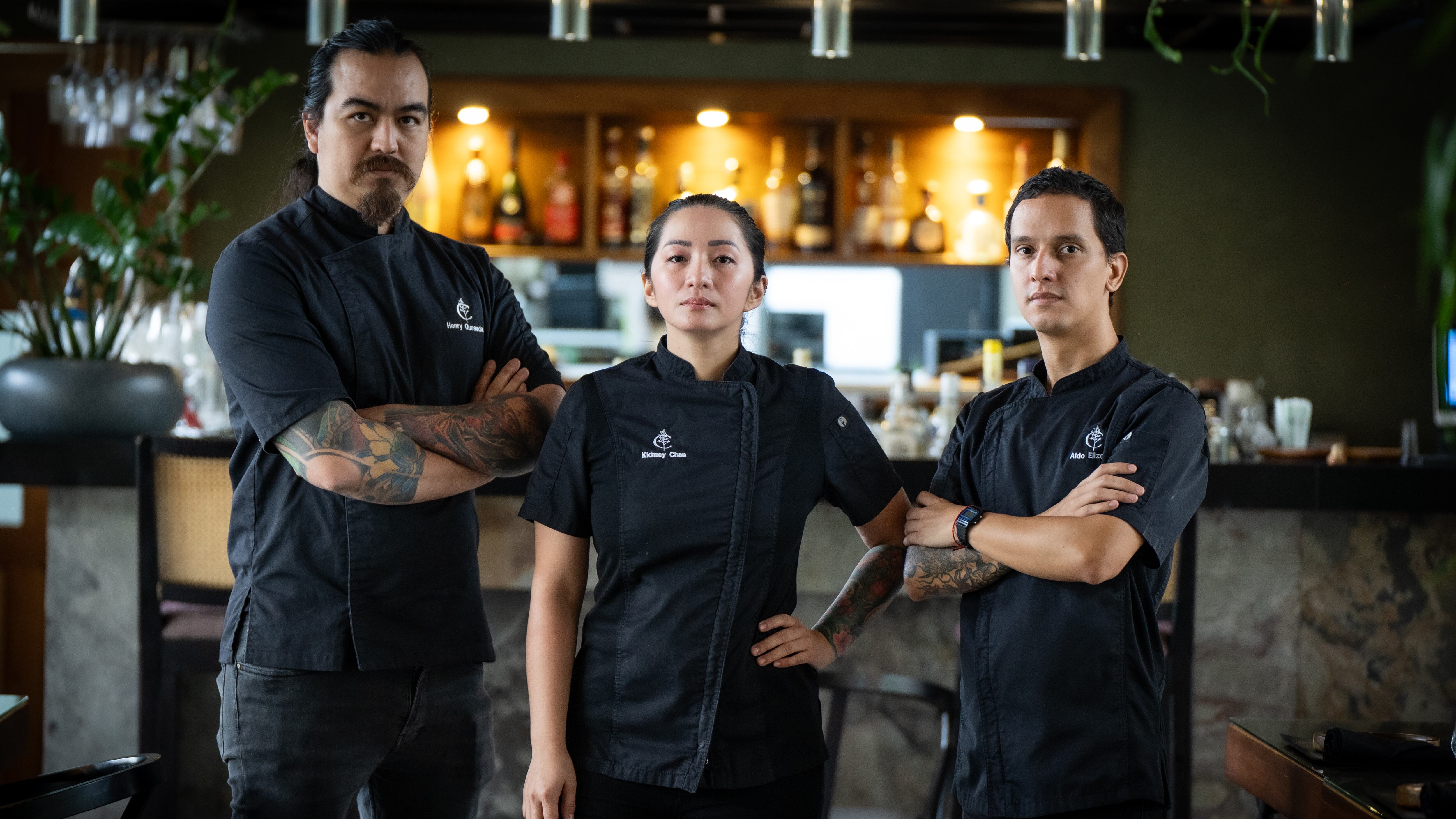 Henry Quesada, Kid Mey Chan y Aldo Elizondo, chefs de Conservatorium, restaurante costarricense destacado entre los mejores restaurantes de Latinoamérica