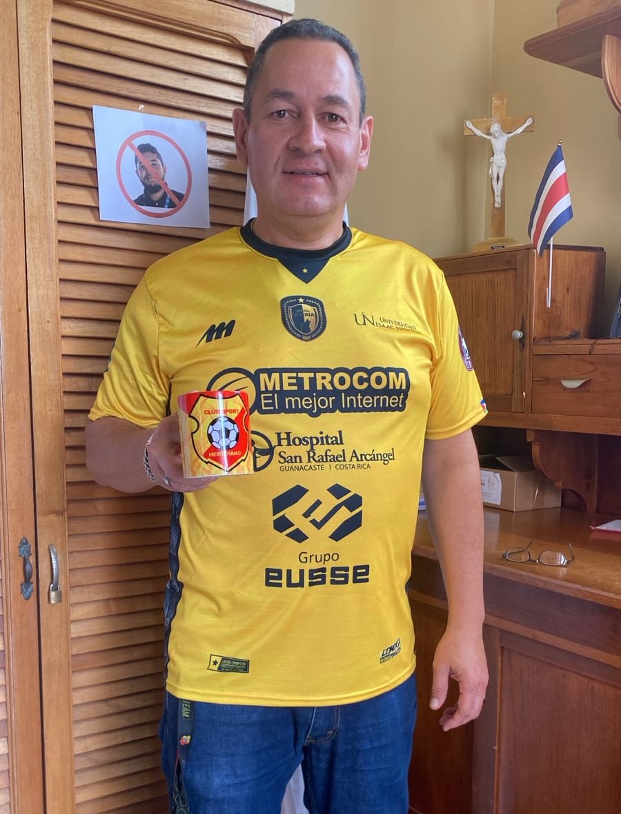 El padre Sejo apoya a Liberia