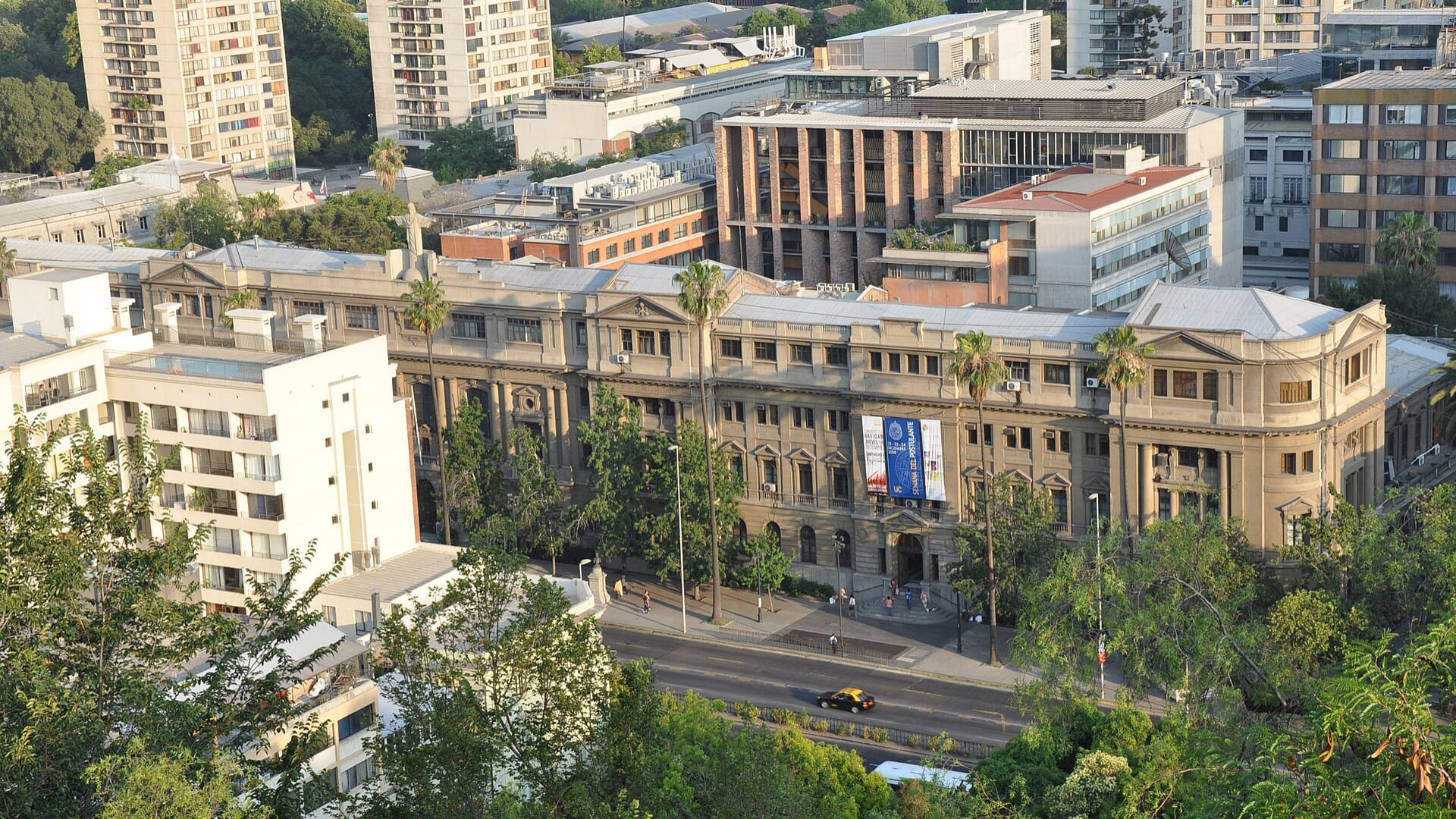 El ranking QS 2026 revela cuáles son las universidades líderes de la región. La Pontificia Universidad Católica de Chile encabeza la lista.